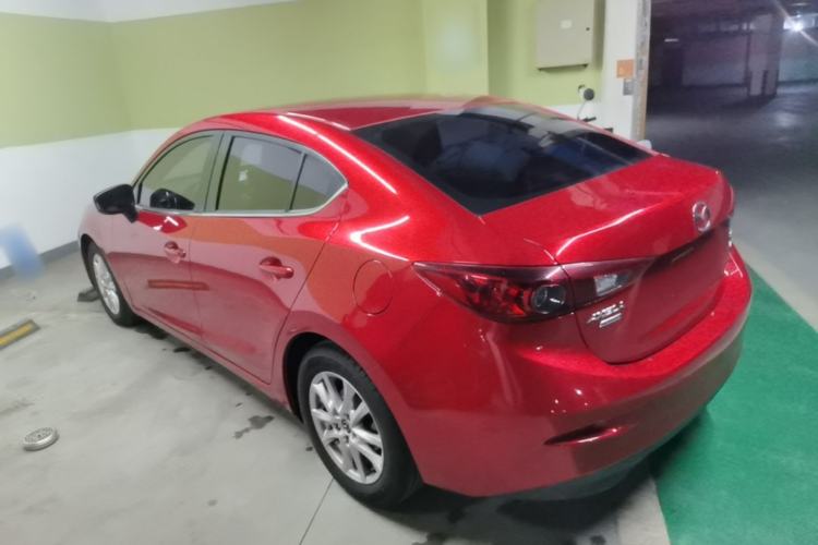 Used Mazda 3 Axela 2016 Sedan 1.5L Automatic Luxury Model Exterior 2