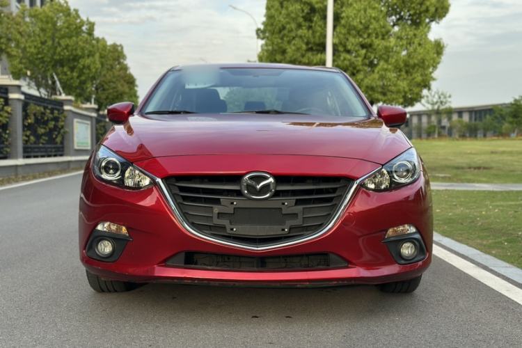 Used Mazda 3 Axela 2016 Sedan 1.5L Automatic Luxury Model Exterior 2