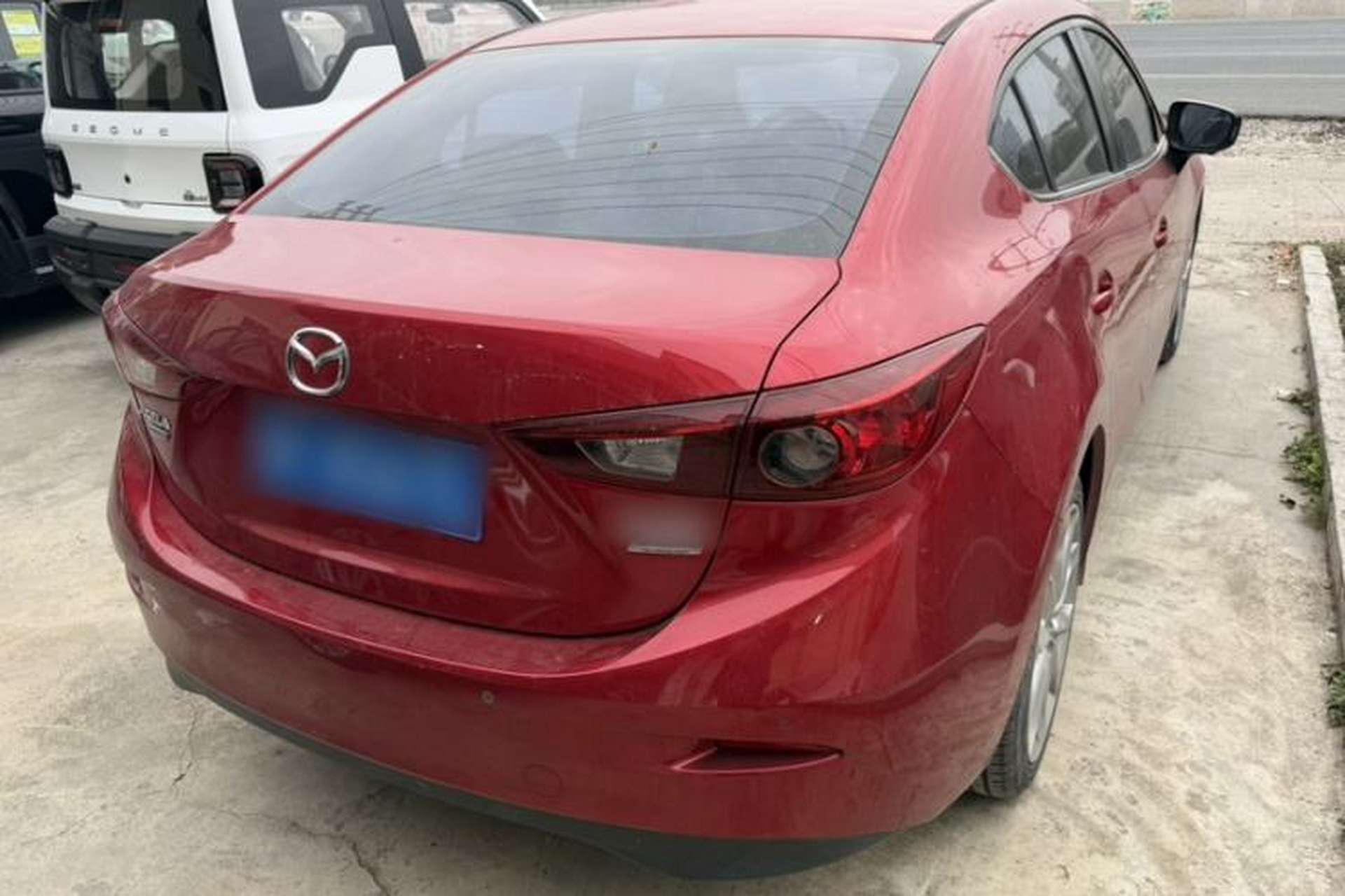 Used Mazda 3 Axela 2016 Sedan 2.0L Automatic Flagship Model Exterior 3