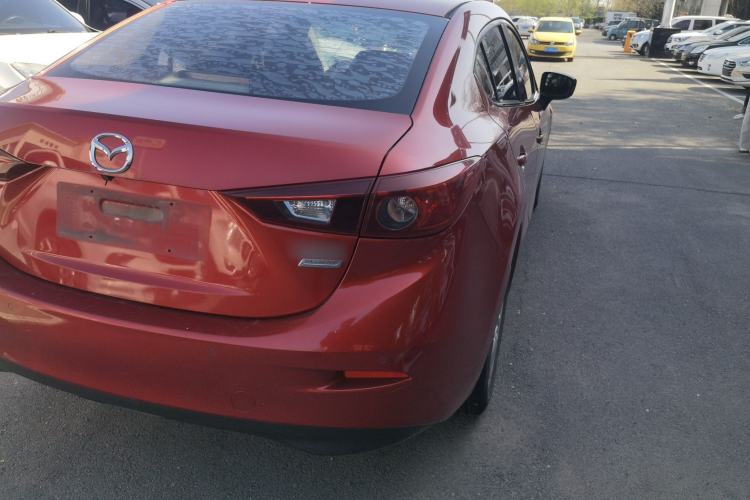 Used Mazda 3 Axela 2016 Sedan 1.5L Automatic Luxury Model Exterior 3