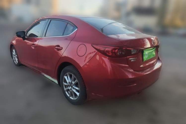 Used Mazda 3 Axela 2016 Sedan 1.5L Automatic Luxury Model Exterior 3
