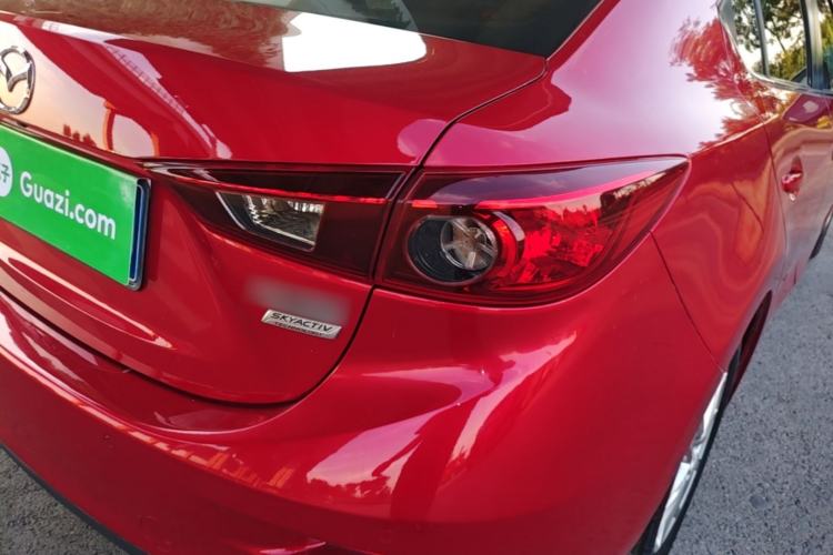 Used Mazda 3 Axela 2016 Sedan 1.5L Automatic Luxury Model Exterior 3