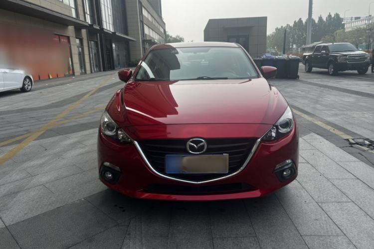 Used Mazda 3 Axela 2016 Sedan 1.5L Automatic Luxury Model Exterior 3