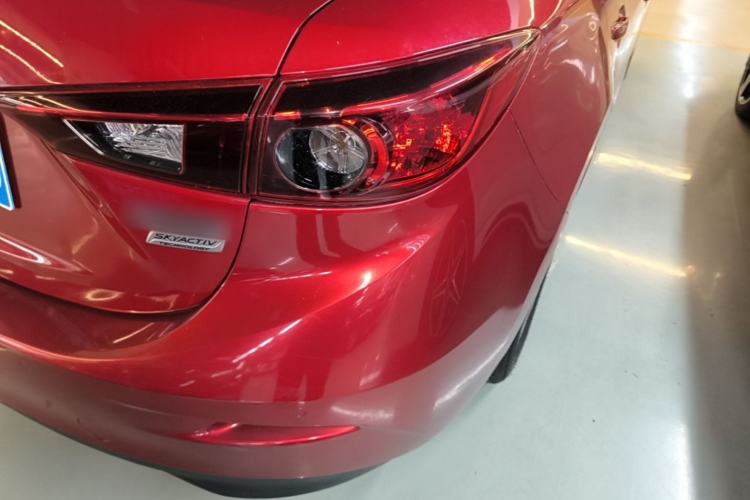 Used Mazda 3 Axela 2016 Sedan 1.5L Automatic Luxury Model Exterior 3