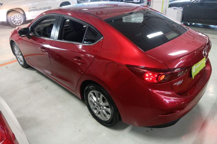 Used Mazda 3 Axela 2016 Sedan 1.5L Automatic Luxury Model Exterior 3