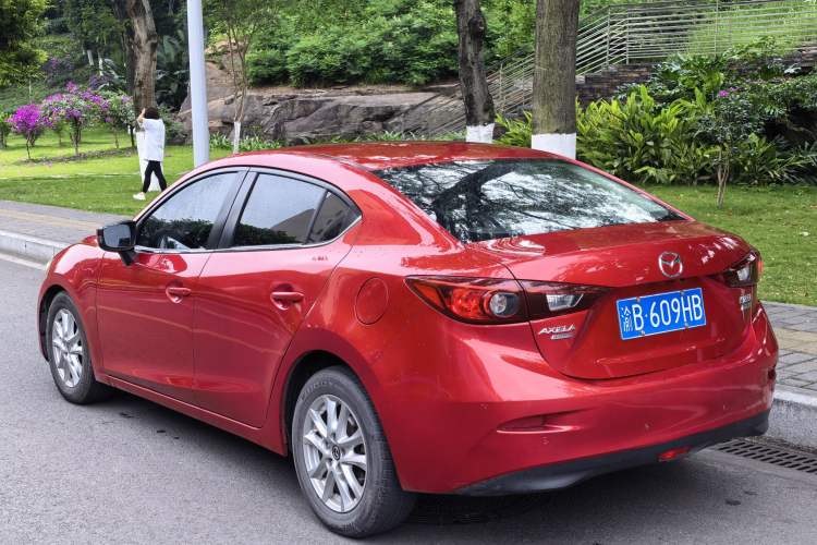 Used Mazda 3 Axela 2016 Sedan 1.5L Manual Comfort Model Exterior 4