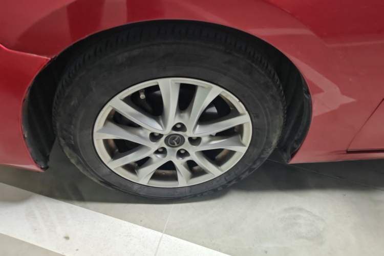 Used Mazda 3 Axela 2016 Sedan 1.5L Manual Comfort Model Exterior 4