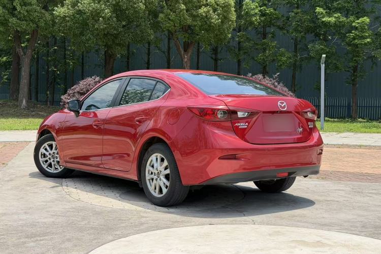 Used Mazda 3 Axela 2016 Sedan 1.5L Automatic Luxury Model Exterior 4