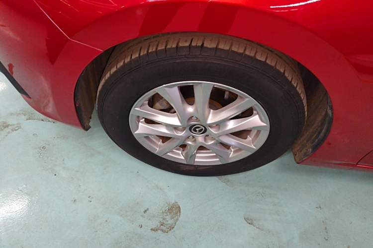 Used Mazda 3 Axela 2016 Sedan 1.5L Automatic Comfort Model Exterior 4