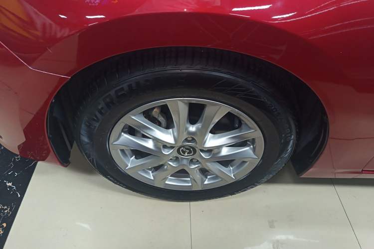 Used Mazda 3 Axela 2016 Sedan 1.5L Automatic Comfort Model Exterior 4