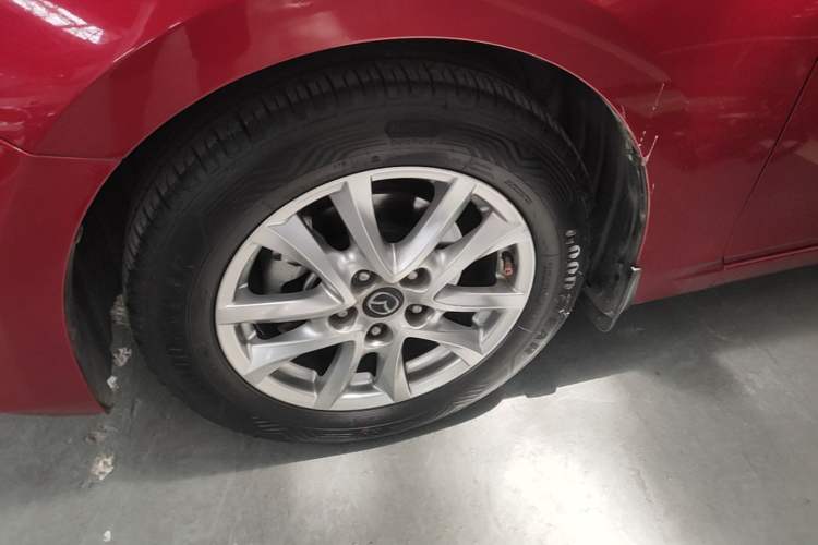 Used Mazda 3 Axela 2016 Sedan 1.5L Automatic Comfort Model Exterior 4