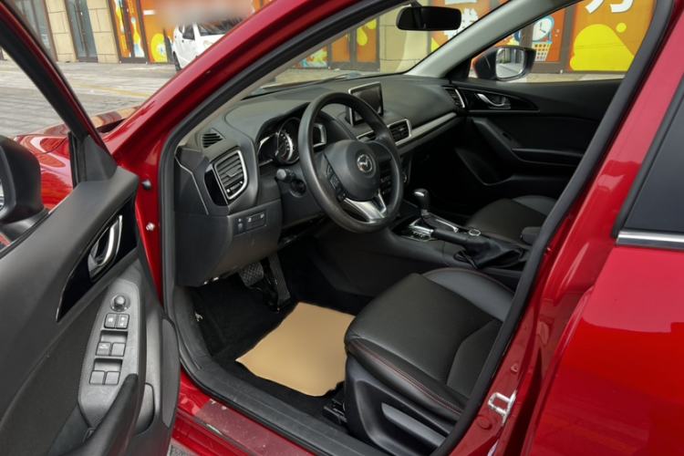 Used Mazda 3 Axela 2016 Sedan 1.5L Automatic Luxury Model Exterior 4
