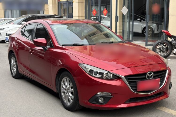 Used Mazda 3 Axela 2016 Sedan 1.5L Automatic Luxury Model Exterior 4