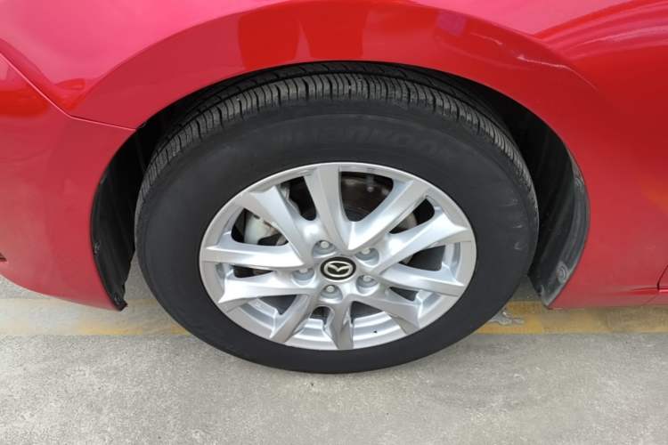 Used Mazda 3 Axela 2016 Sedan 1.5L Automatic Comfort Model Exterior 4