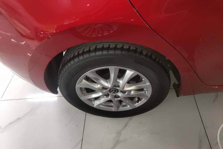 Used Mazda 3 Axela 2016 Hatchback 1.5L Automatic Comfort Model Exterior 5