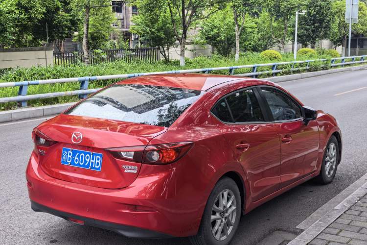 Used Mazda 3 Axela 2016 Sedan 1.5L Manual Comfort Model Exterior 5