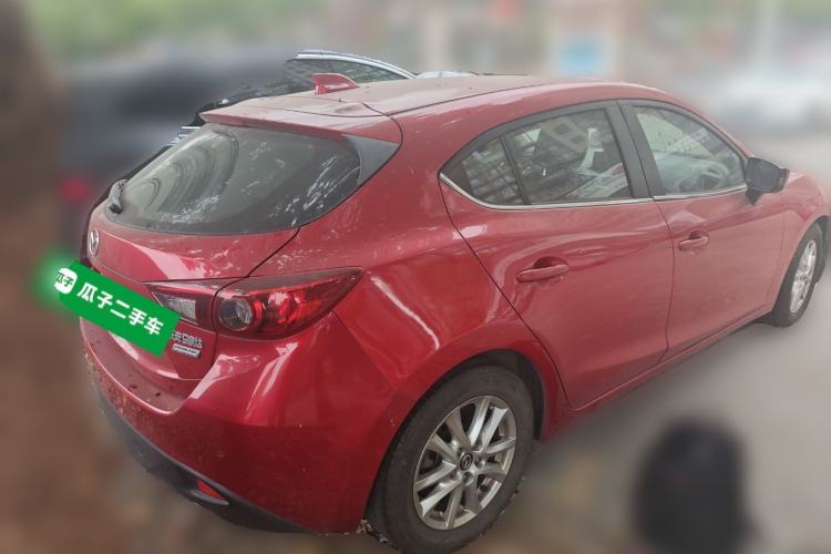 Used Mazda 3 Axela 2016 Hatchback 1.5L Automatic Luxury Model Exterior 5