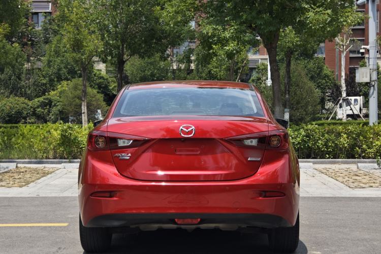 Used Mazda 3 Axela 2016 Sedan 1.5L Automatic Luxury Model Exterior 5