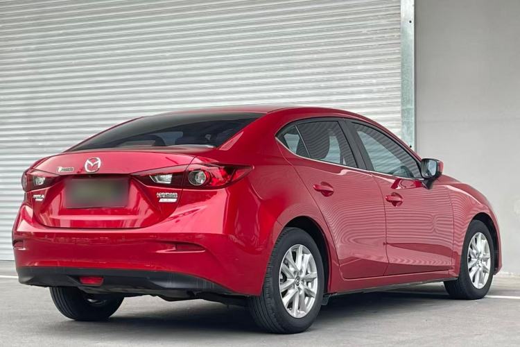 Used Mazda 3 Axela 2016 Sedan 1.5L Automatic Luxury Model Exterior 5