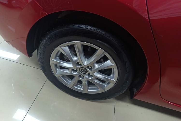 Used Mazda 3 Axela 2016 Sedan 1.5L Automatic Comfort Model Exterior 5