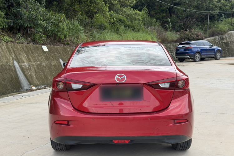 Used Mazda 3 Axela 2016 Sedan 1.5L Automatic Luxury Model Exterior 6