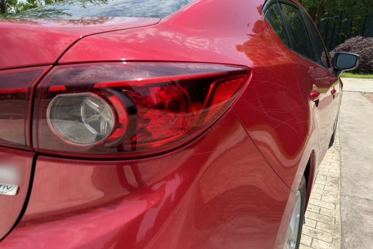 Used Mazda 3 Axela 2016 Sedan 1.5L Automatic Luxury Model Exterior 6