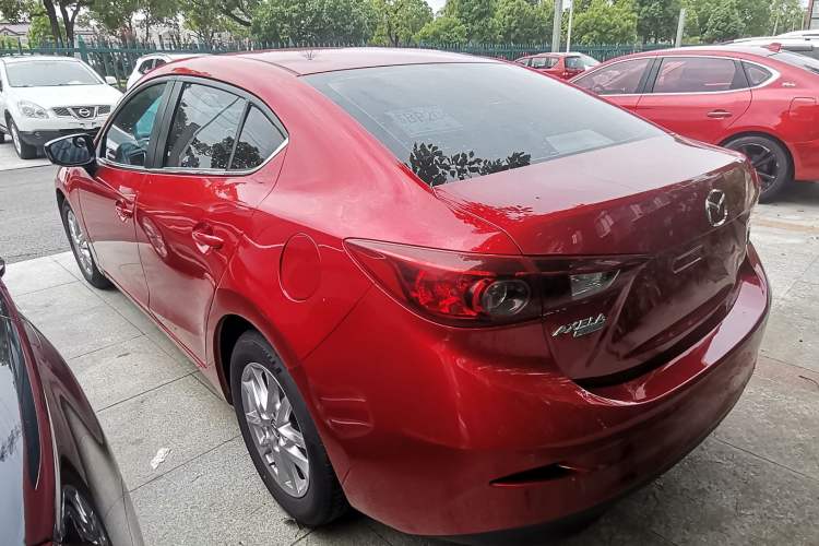 Used Mazda 3 Axela 2016 Sedan 1.5L Automatic Luxury Model Exterior 6
