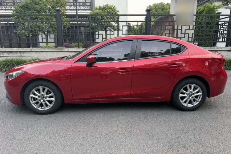 Used Mazda 3 Axela 2016 Sedan 1.5L Automatic Luxury Model Exterior 6