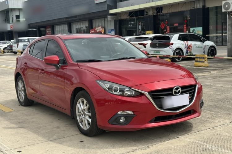 Used Mazda 3 Axela 2016 Hatchback 1.5L Automatic Luxury Model Exterior 7