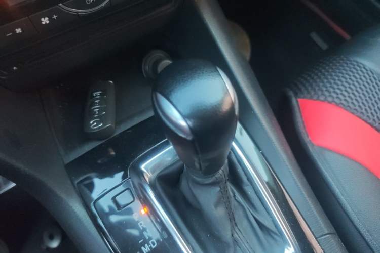 Used Mazda 3 Axela 2016 Sedan 1.5L Automatic Luxury Model Gear Lever