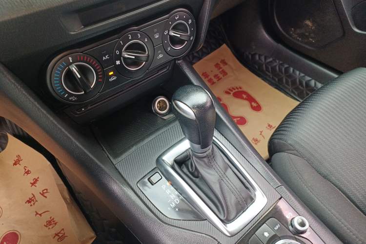 Used Mazda 3 Axela 2016 Sedan 1.5L Automatic Comfort Model Gear Lever