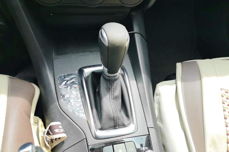 Used Mazda 3 Axela 2016 Sedan 1.5L Automatic Comfort Model Gear Lever