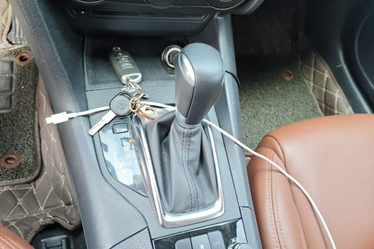 Used Mazda 3 Axela 2016 Sedan 1.5L Automatic Comfort Model Gear Lever