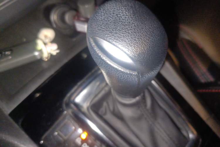 Used Mazda 3 Axela 2016 Hatchback 1.5L Automatic Luxury Model Gear Lever