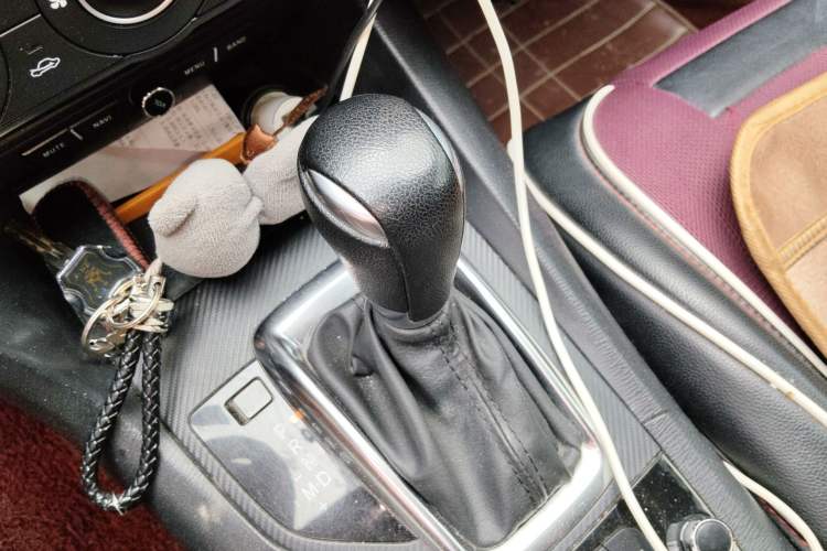 Used Mazda 3 Axela 2016 Sedan 1.5L Automatic Comfort Model Gear Lever