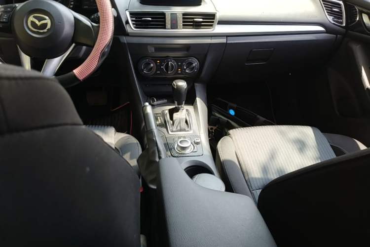 Used Mazda 3 Axela 2016 Sedan 1.5L Automatic Comfort Model Gear Lever