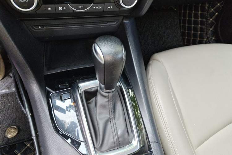 Used Mazda 3 Axela 2016 Sedan 1.5L Automatic Luxury Model Gear Lever