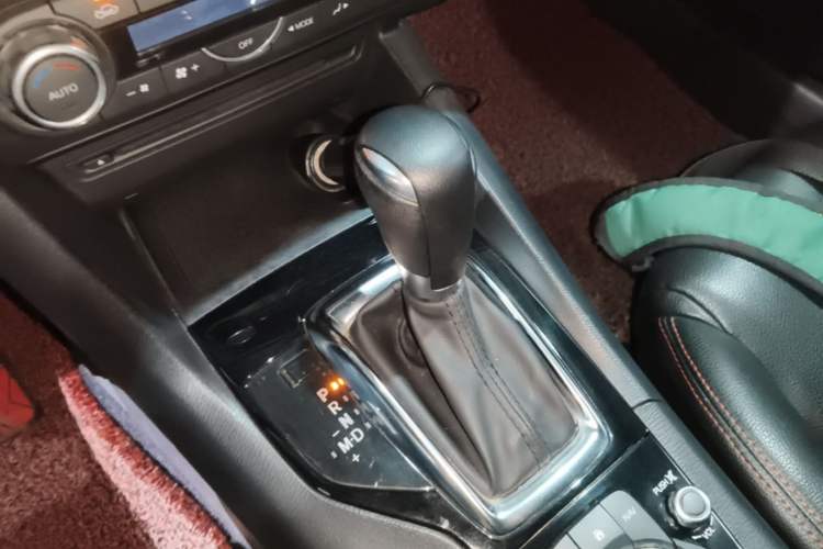 Used Mazda 3 Axela 2016 Sedan 1.5L Automatic Luxury Model Gear Lever