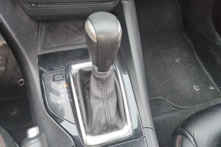 Used Mazda 3 Axela 2016 Sedan 1.5L Automatic Luxury Model Gear Lever