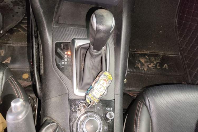 Used Mazda 3 Axela 2016 Sedan 1.5L Automatic Comfort Model Gear Lever