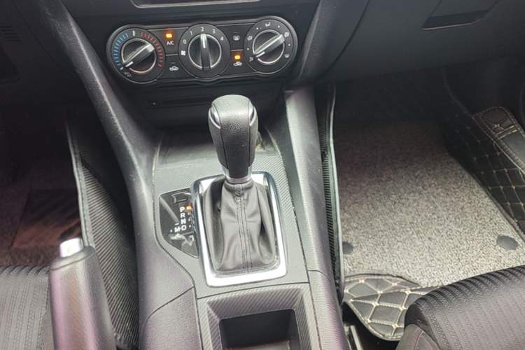 Used Mazda 3 Axela 2016 Sedan 1.5L Automatic Comfort Model Gear Lever