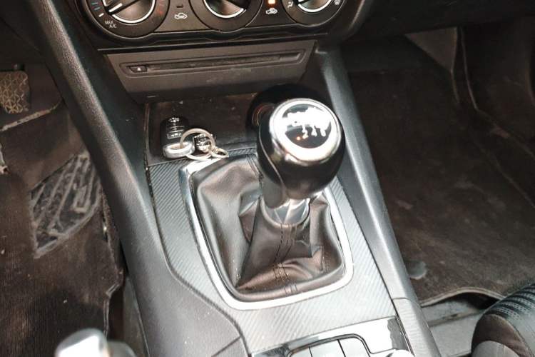 Used Mazda 3 Axela 2016 Sedan 1.5L Manual Comfort Model Gear Lever