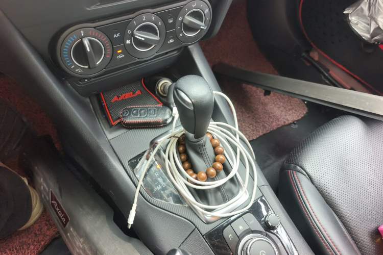Used Mazda 3 Axela 2016 Sedan 1.5L Automatic Comfort Model Gear Lever
