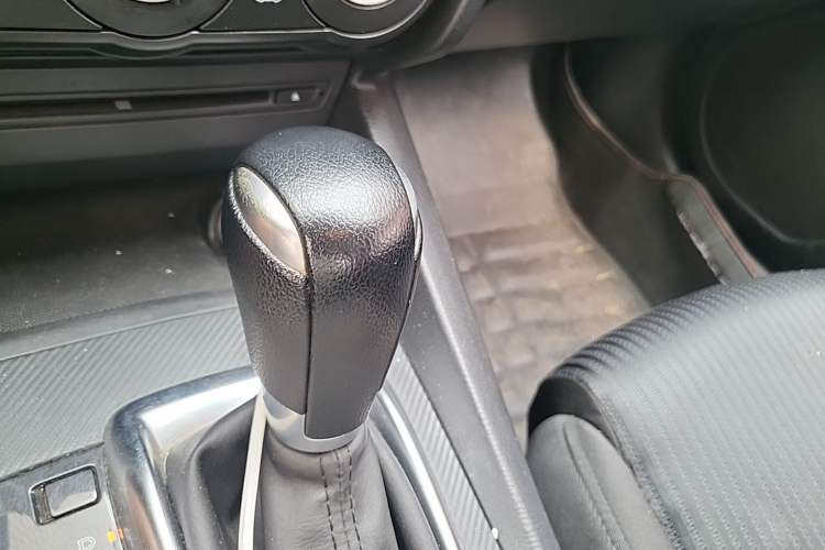 Used Mazda 3 Axela 2016 Sedan 1.5L Automatic Comfort Model Gear Lever