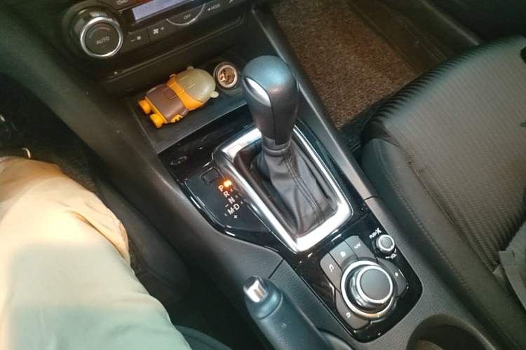 Used Mazda 3 Axela 2016 Hatchback 1.5L Automatic Luxury Model Gear Lever
