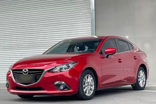 Used Mazda 3 Axela 2016 Sedan 1.5L Automatic Luxury Model