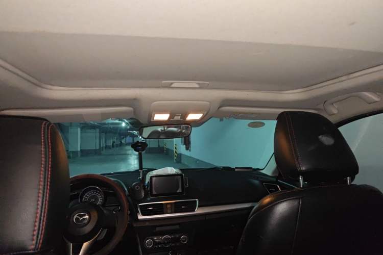 Used Mazda 3 Axela 2016 Sedan 1.5L Automatic Luxury Model Headliner