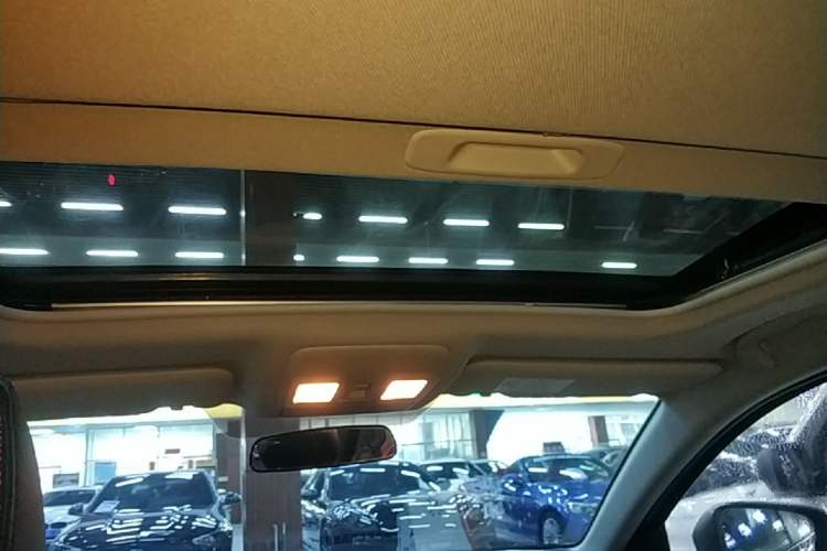 Used Mazda 3 Axela 2016 Sedan 1.5L Automatic Luxury Model Headliner
