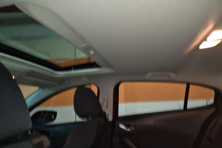 Used Mazda 3 Axela 2016 Sedan 1.5L Automatic Luxury Model Headliner