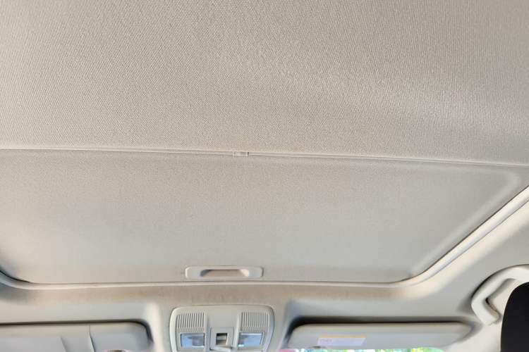 Used Mazda 3 Axela 2016 Sedan 1.5L Automatic Luxury Model Headliner